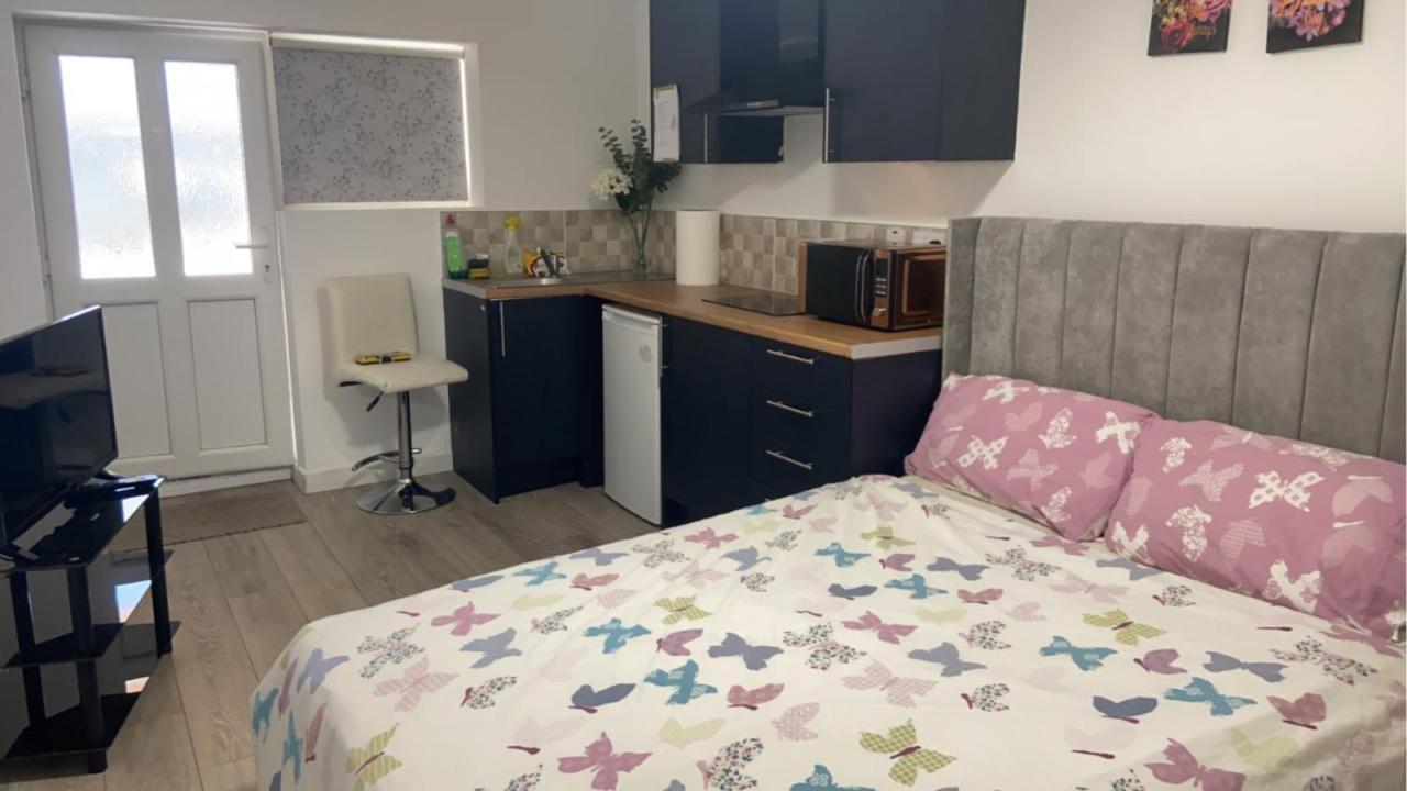 Brand New Studio Apartment With Beautiful Kitchen-Close To Liverpool City Centre Exterior photo