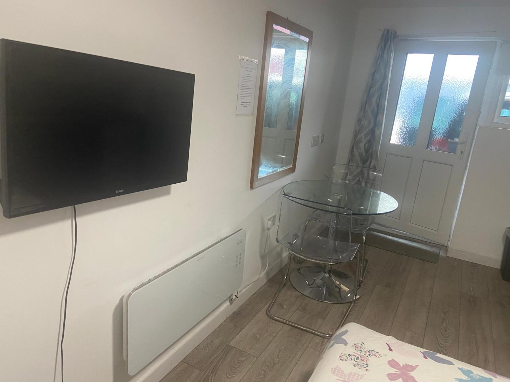 Brand New Studio Apartment With Beautiful Kitchen-Close To Liverpool City Centre Exterior photo
